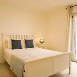 South Shore 2 - Jacuzzi - Host & Chill São Roque