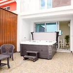 South Shore 2 - Jacuzzi - Host & Chill São Roque