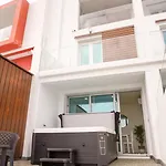 South Shore 2 - Jacuzzi - Host & Chill Holiday home